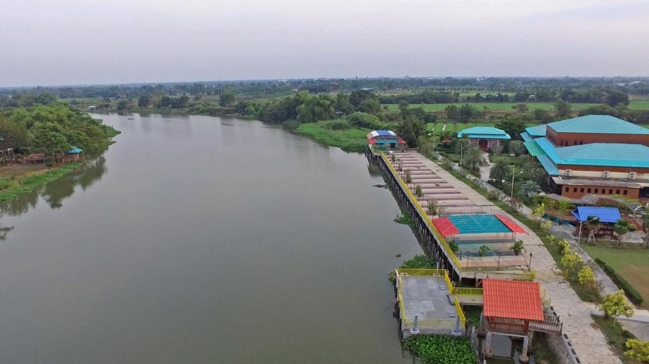 Menam Resort Nakhon Pathom Ngoại thất bức ảnh
