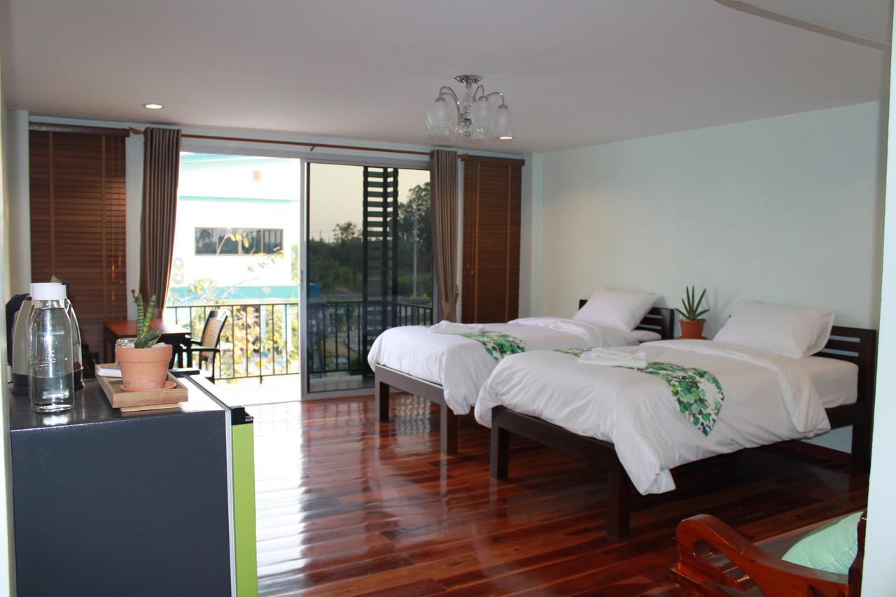 Menam Resort Nakhon Pathom Ngoại thất bức ảnh