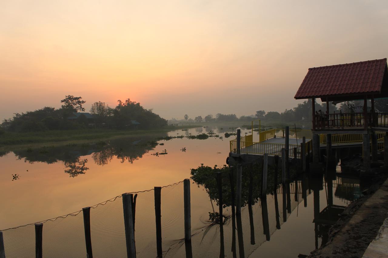 Menam Resort Nakhon Pathom Ngoại thất bức ảnh