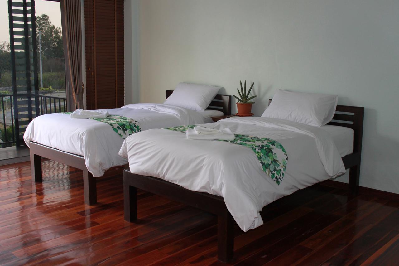 Menam Resort Nakhon Pathom Ngoại thất bức ảnh